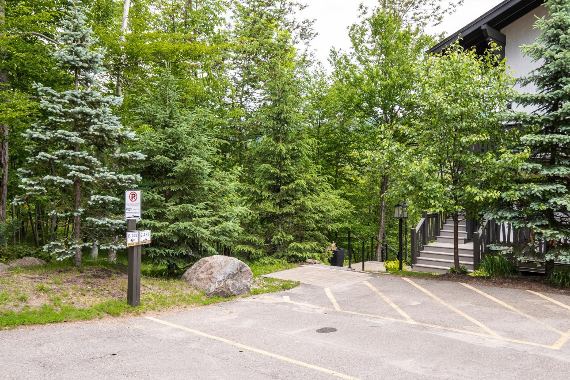 Simple & Luxe With View Appartement Mont-Tremblant